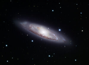 Read more about the article Messier 65 – Spiral Galaxy in Leo